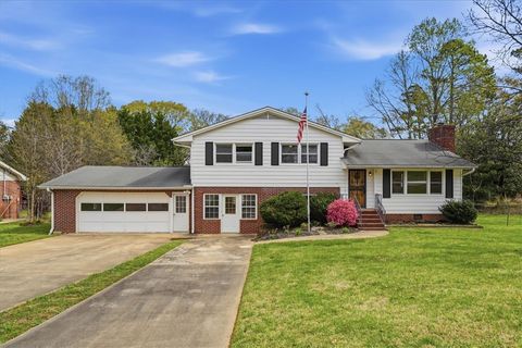 Photo of 11 Spring Valley Road, Greenville, SC 29615 (MLS # 20299119)