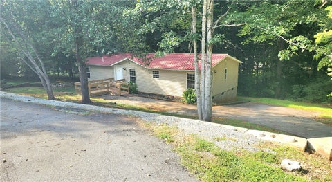 Mobile Home For Sale - 1541 Park Ridge Drive<br/> Seneca, SC 29672