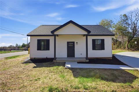 Photo of 216 S Stribling Street, Seneca, SC 29678 (MLS # 20298940)