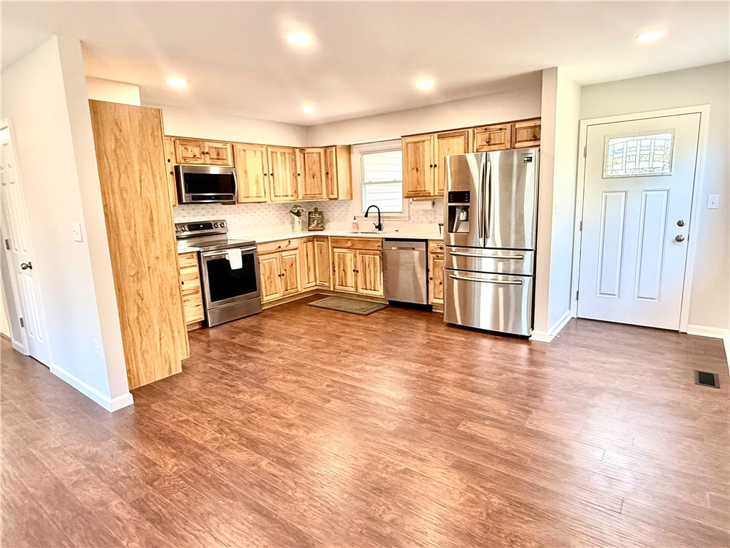 156 Fieldcrest Drive, Central, South Carolina image 4