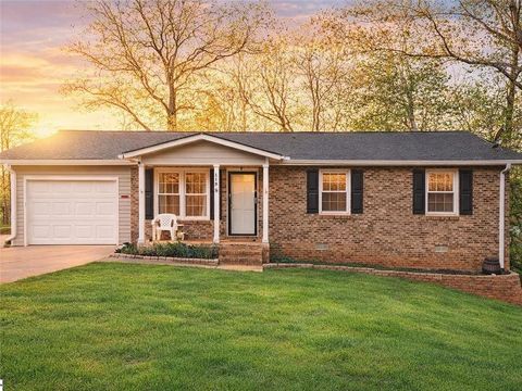 Photo of 119 Midway Drive, Anderson, SC 29625 (MLS # 20298240)