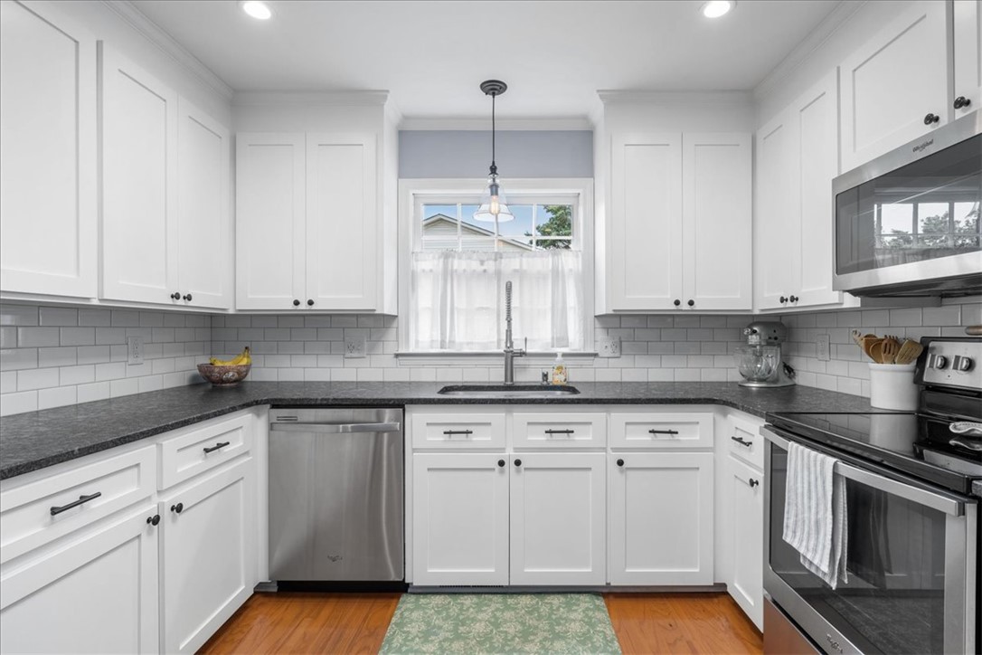 Anderson, South Carolina 29621, United States, 3 Bedrooms Bedrooms, ,2 BathroomsBathrooms,Residential,Active,169913