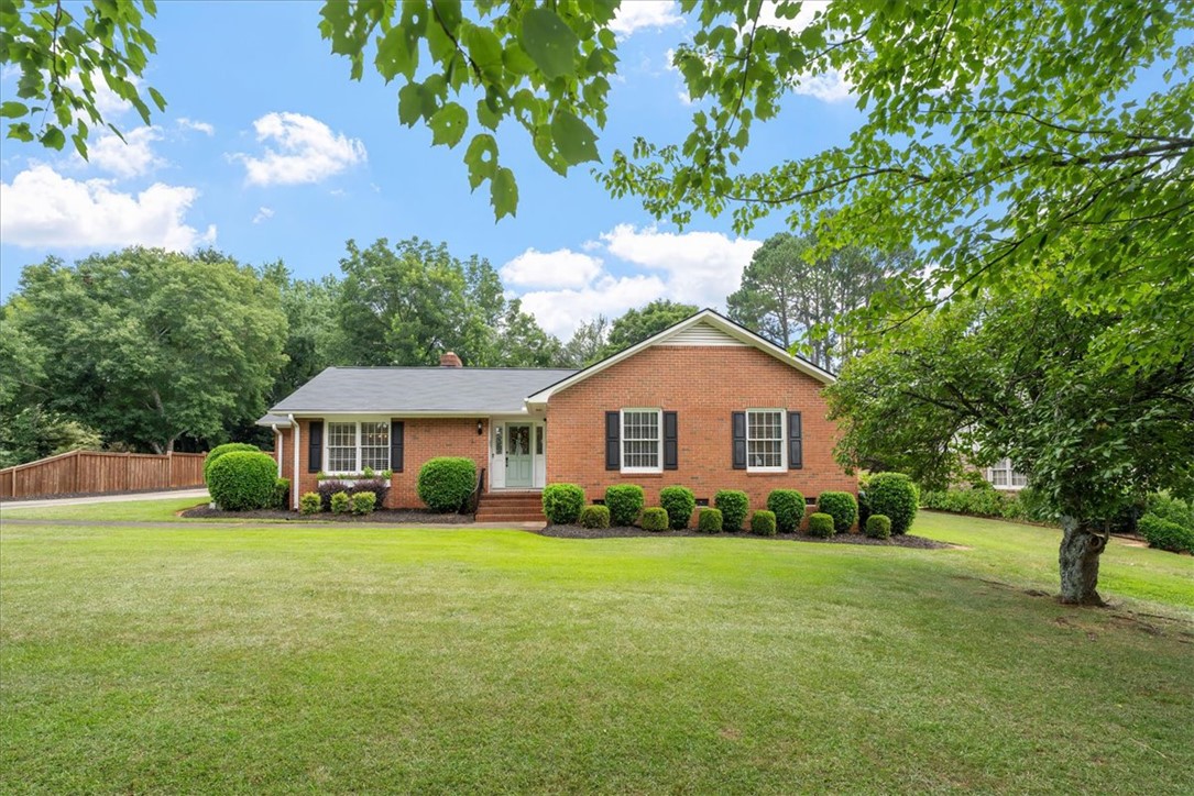 Anderson, South Carolina 29621, United States, 3 Bedrooms Bedrooms, ,2 BathroomsBathrooms,Residential,Active,169913