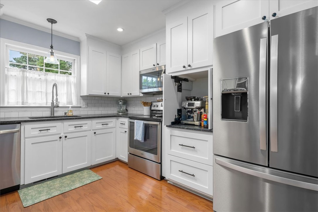 Anderson, South Carolina 29621, United States, 3 Bedrooms Bedrooms, ,2 BathroomsBathrooms,Residential,Active,169913