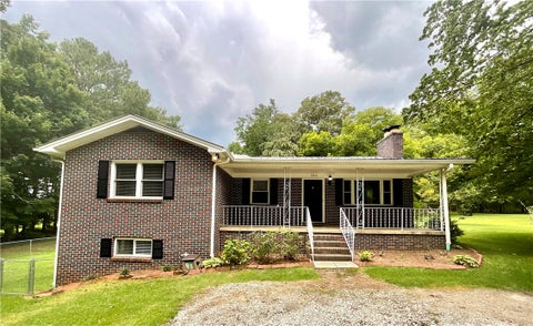 Photo of 202 Muller Road, Walhalla, SC 29691 (MLS # 20303847)