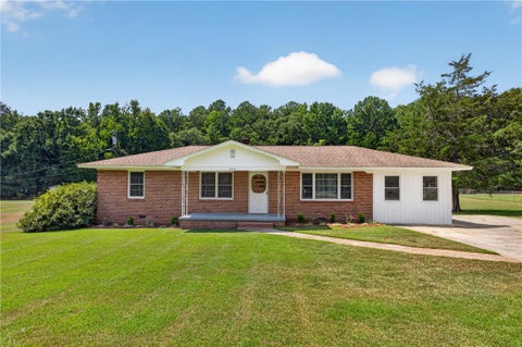 Photo of 242 Sherwood Drive, Belton, SC 29627 (MLS # 20305722)