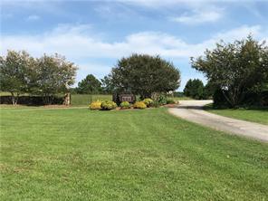 611 The Bear Boulevard, Tamassee, South Carolina image 2