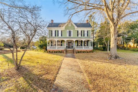 A home in Abbeville