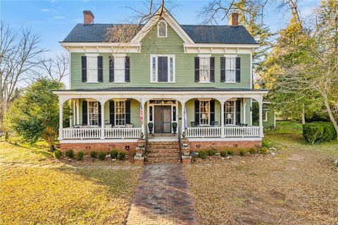 A home in Abbeville