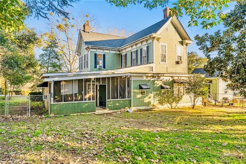 A home in Abbeville