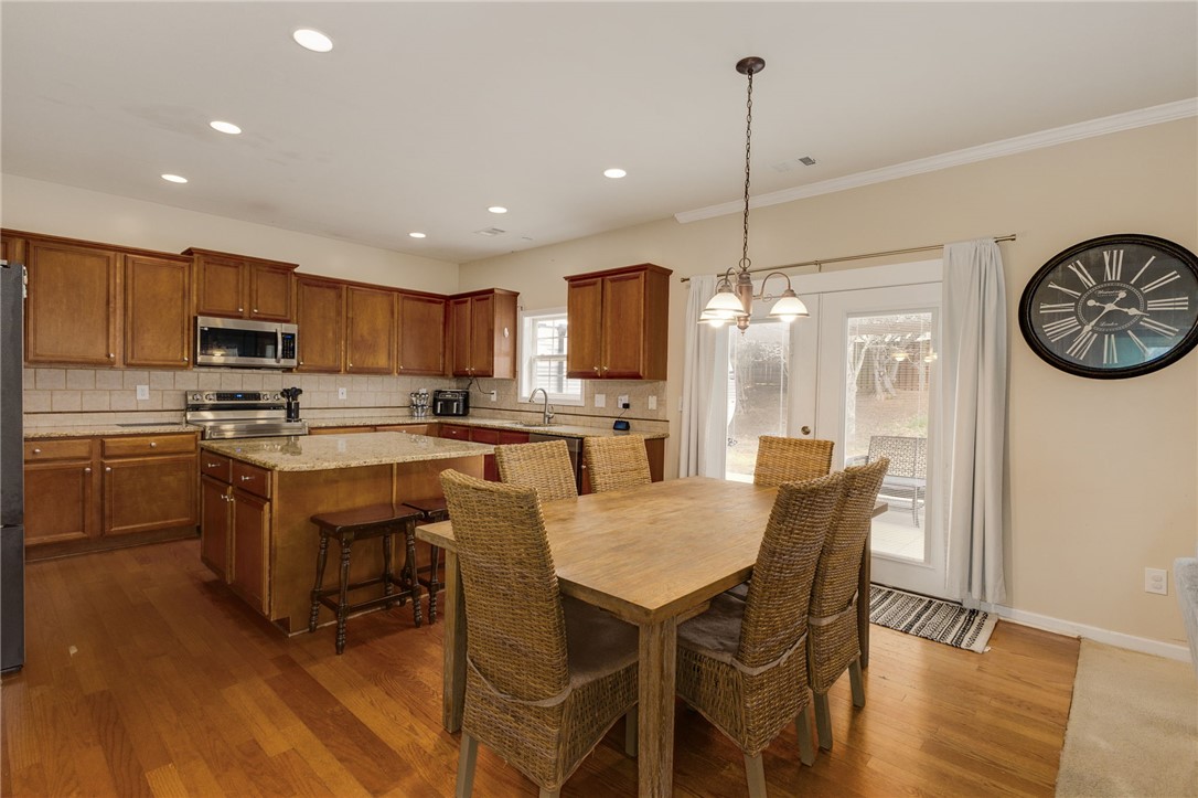303 Tulip Tree Lane, Simpsonville, South Carolina image 4