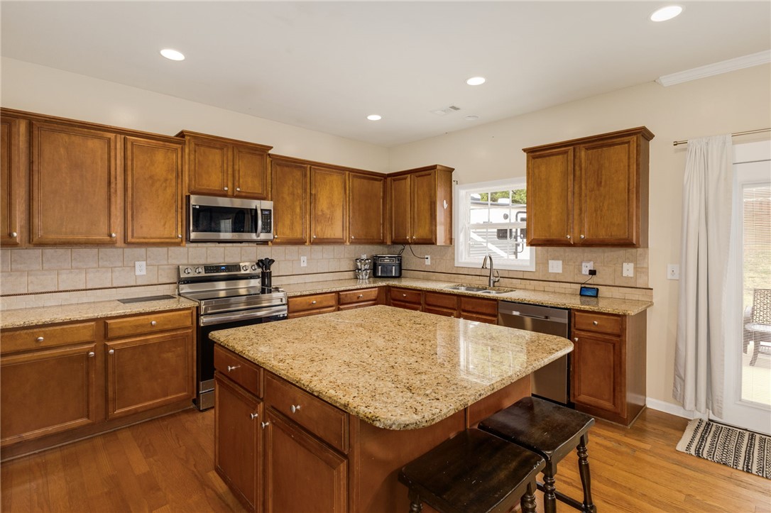 303 Tulip Tree Lane, Simpsonville, South Carolina image 7