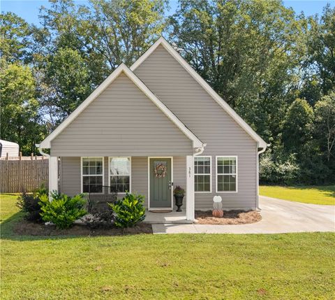 Photo of 381 Deer Farm Pond Lane, Fair Play, SC 29643 (MLS # 20301361)