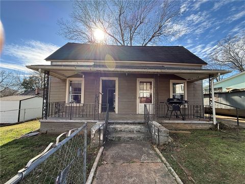 Photo of 38 2nd Avenue, Greenville, SC 29609 (MLS # 20298151)