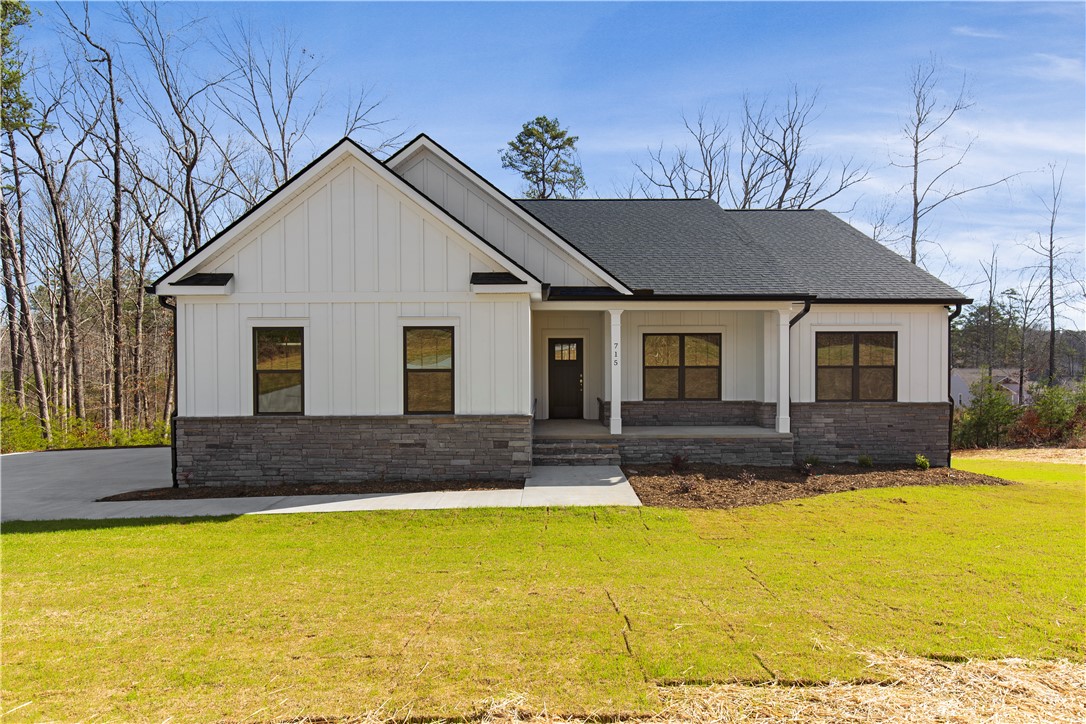 1112 Little River View Drive, Seneca, South Carolina image 1