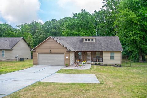 Photo of 834 Conneross Road, Townville, SC 29689 (MLS # 20300624)