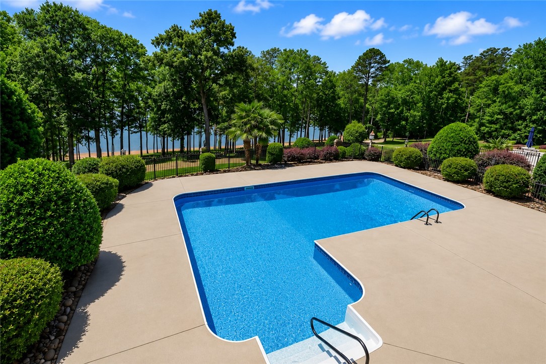 Anderson, South Carolina, 29621, United States, 6 Bedrooms Bedrooms, ,6 BathroomsBathrooms,Residential,Active,2052122