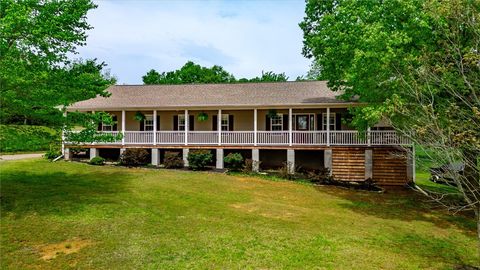 Photo of 466 Mile Creek Road, Pickens, SC 29671 (MLS # 20299937)