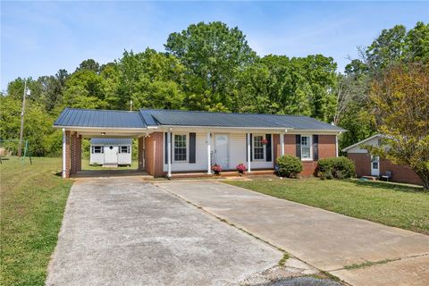 Photo of 309 E Hampton Avenue, Honea Path, SC 29654 (MLS # 20299758)
