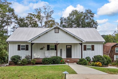 Photo of 132 Cherokee Lane, Lavonia, GA 30553 (MLS # 20295928)