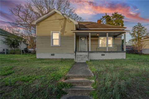 Photo of 38 N Greenwood Avenue, Ware Shoals, SC 29692 (MLS # 20298522)