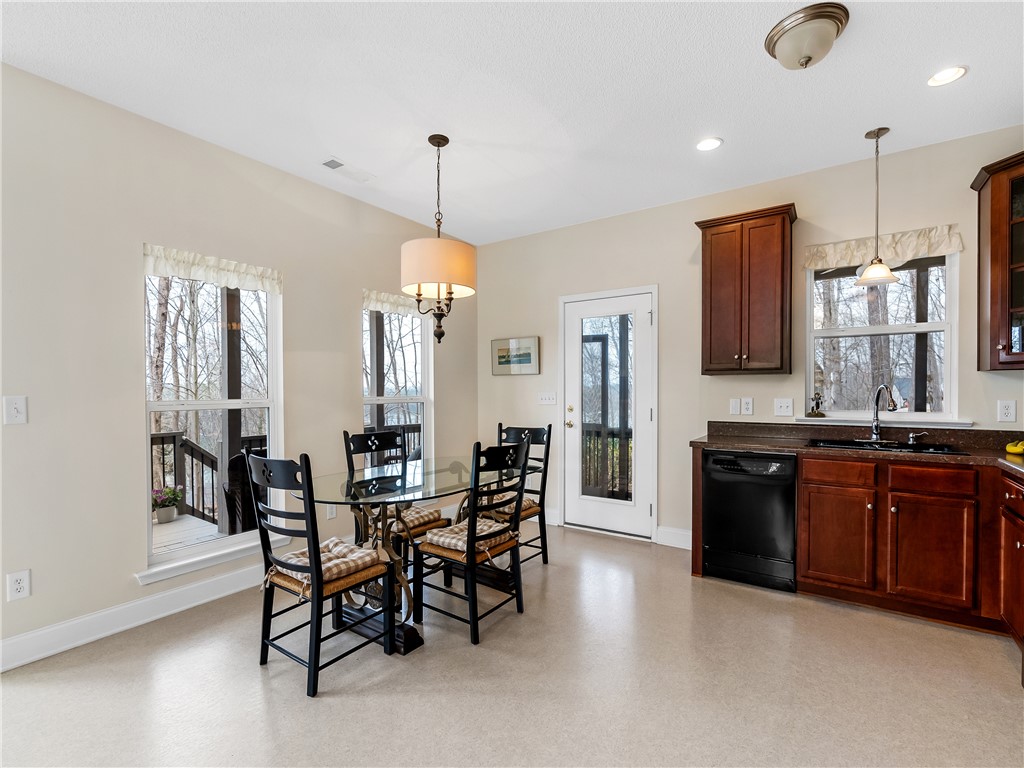 424 Kenwood Drive, Westminster, South Carolina image 8