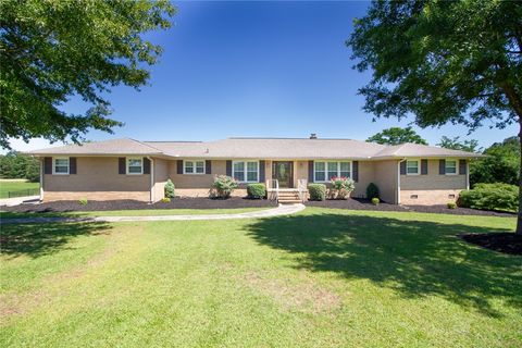 Photo of 230 Jenkins Circle, Townville, SC 29689 (MLS # 20302387)