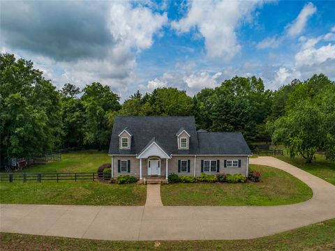 Photo of 445 Albatross Road, Easley, SC 29640 (MLS # 20301917)