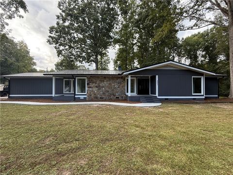 Photo of 441 Hillandale Road, Liberty, SC 29657 (MLS # 20293480) Photo of 441 Hillandale Road, Liberty, SC 29657 (MLS # 20293480)