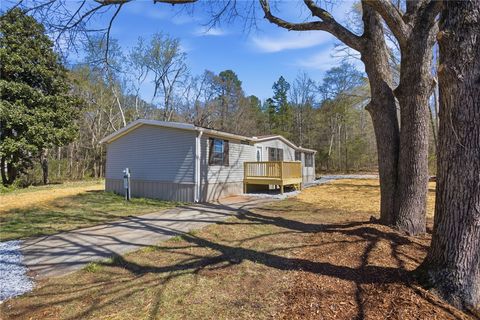 Mobile Home For Sale - 202 Greenbriar Drive<br/> Seneca, SC 29678