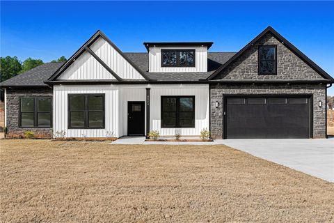 Photo of 2923 Old Greenville Highway, Central, SC 29630 (MLS # 20294987)