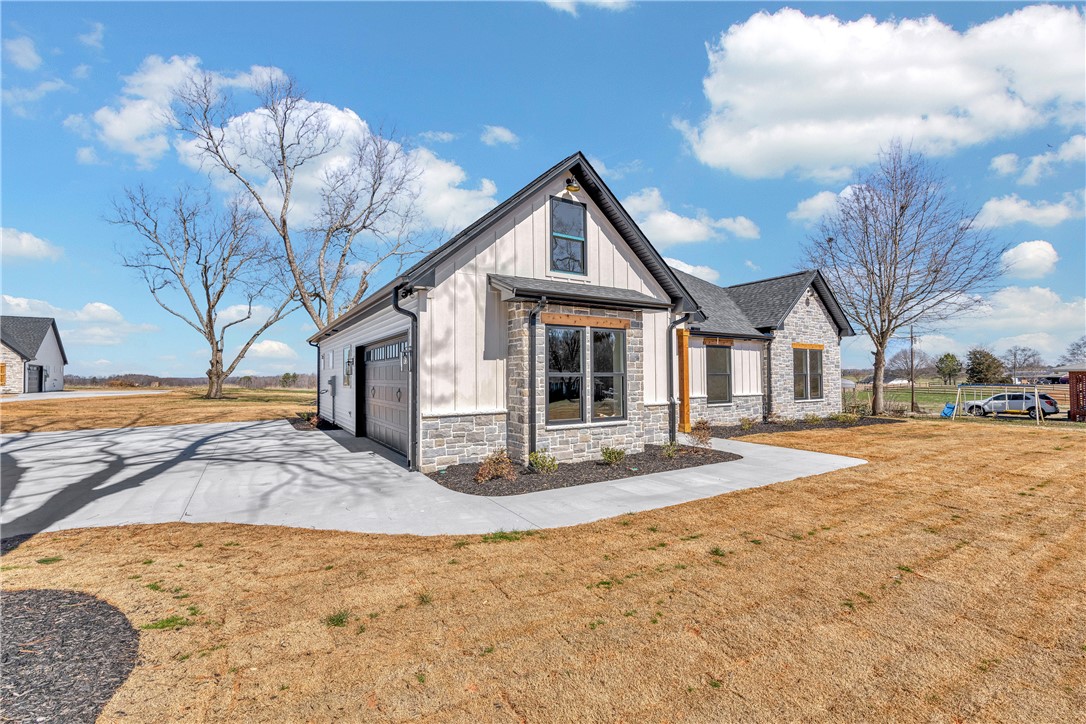 1637 Broadway School Road, Belton, South Carolina image 2
