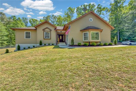 Photo of 163 Healy Lane, Marietta, SC 29661 (MLS # 20300997)