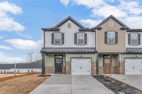 Townhouse For Sale - 407 Belgrove Way<br/> Easley, SC 29640