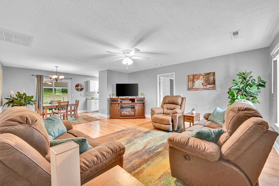 205 Willow Leaf Drive, Seneca, South Carolina image 9