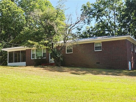 Photo of 115 Holcombe Street, Westminster, SC 29693 (MLS # 20303670)
