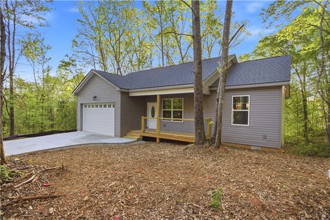 Photo of 221 Cub Cove Drive, Walhalla, SC 29691 (MLS # 20299996)