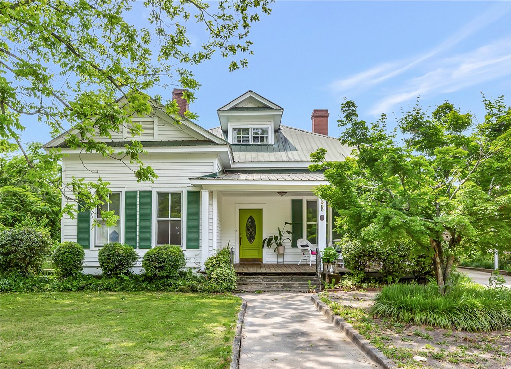 300 South Fairplay Street, Seneca, South Carolina image 1