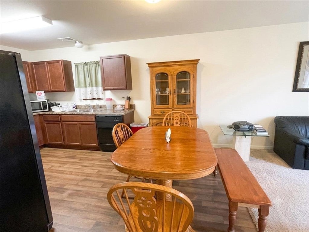 175 Strawberry Place - Photo 4