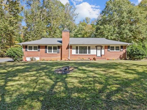 Photo of 305 Brookside Drive, Union, SC 29379 (MLS # 20294175) Photo of 305 Brookside Drive, Union, SC 29379 (MLS # 20294175)