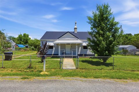 Photo of 301 Pecan Drive, Calhoun Falls, SC 29628 (MLS # 20301367)