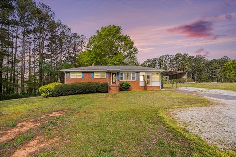 Photo of 798 Coneross Creek Road, Seneca, SC 29678 (MLS # 20299392)