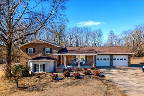 Photo of 1085 Manse Jolly Road, Anderson, SC 29621 (MLS # 20297205)