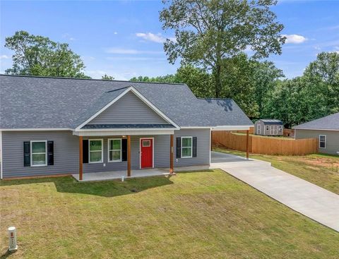 Photo of 315 W Broad Street, Iva, SC 29655 (MLS # 20299475)