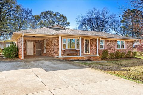 Photo of 730 Tanglewood Drive, Seneca, SC 29672 (MLS # 20295509)