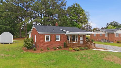 Photo of 1408 Dave Drive, Newberry, SC 29108 (MLS # 20300647)