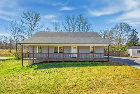 Photo of 745 Dave Nix Road, Seneca, SC 29678 (MLS # 20302286)