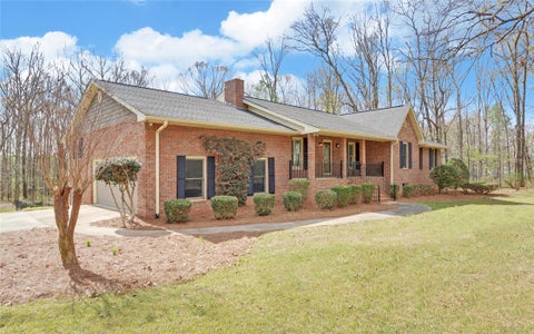 Photo of 197 Woodland Way, Dewy Rose, GA 30634 (MLS # 20302876)