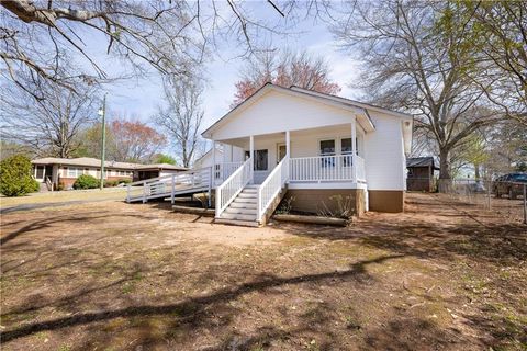 Photo of 204 Old Salem Road, Seneca, SC 29672 (MLS # 20297593)