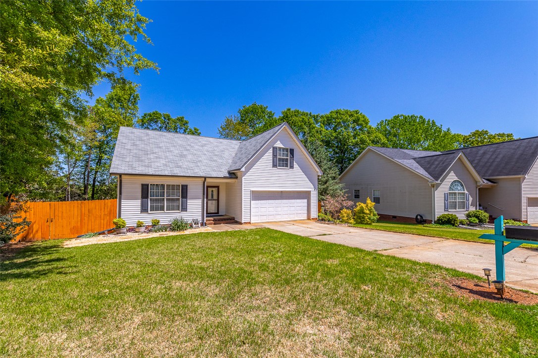 14 River Run Court, Greenville, South Carolina image 2